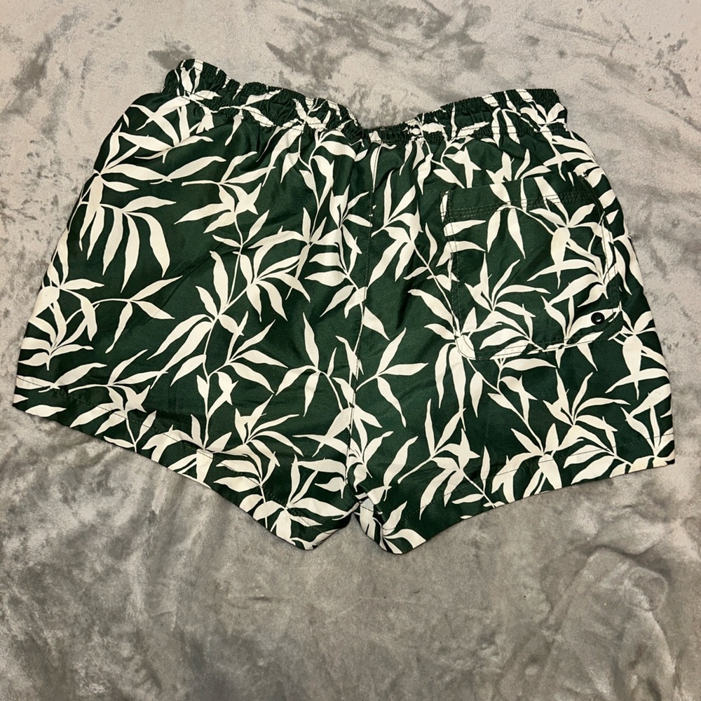 H&M Green Leaf Print Men’s Shorts